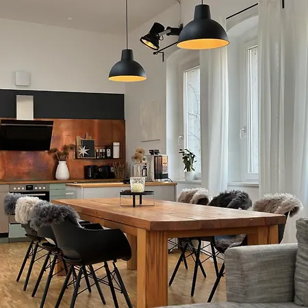 Exklusives Stadthaus Auf Zwei Etagen Am Staatstheater Κότμπους