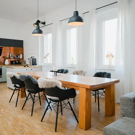 Exklusives Stadthaus Auf Zwei Etagen Am Staatstheater * Κότμπους